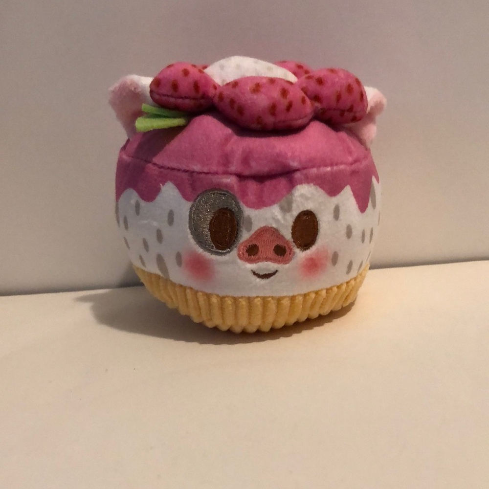 Disney munchlings pua dragonfruit petit cake